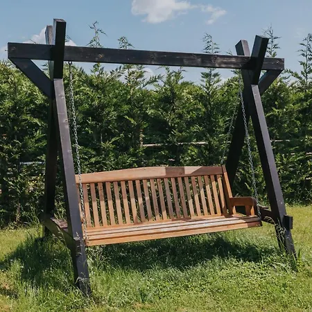 Tiny Transylvania, Rising High Above فيلة كلوج-نابوكا