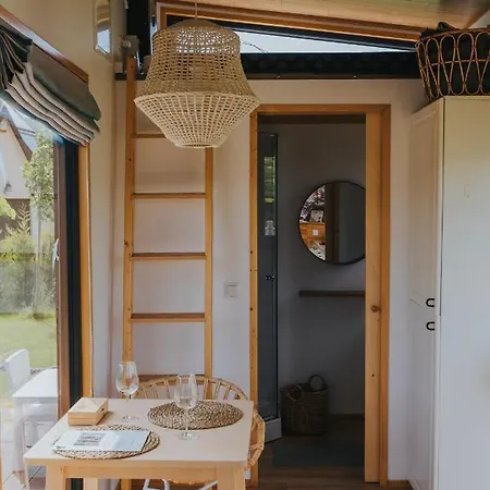 Tiny Transylvania, Rising High Above فيلة