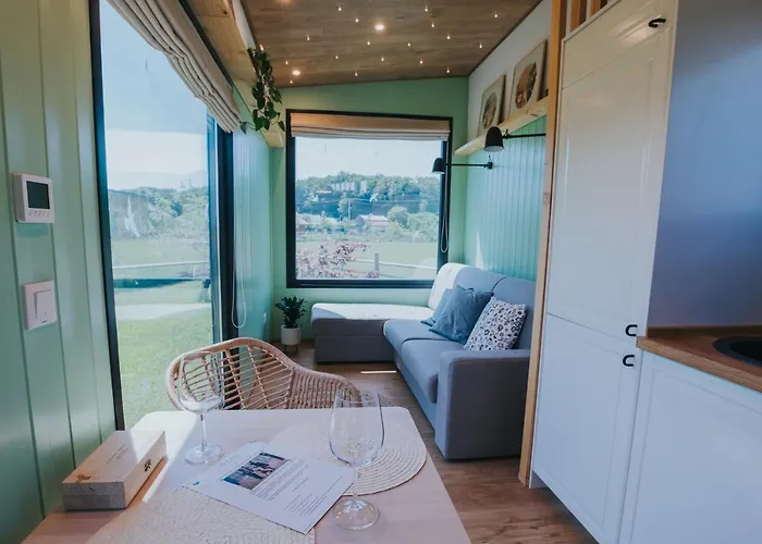 Βίλα Tiny Transylvania, Rising High Above