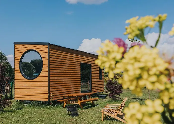 Willa Tiny Transylvania, Rising High Above