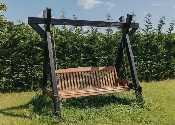 Tiny Transylvania, Rising High Above Βίλα Κλουζ-Ναπόκα